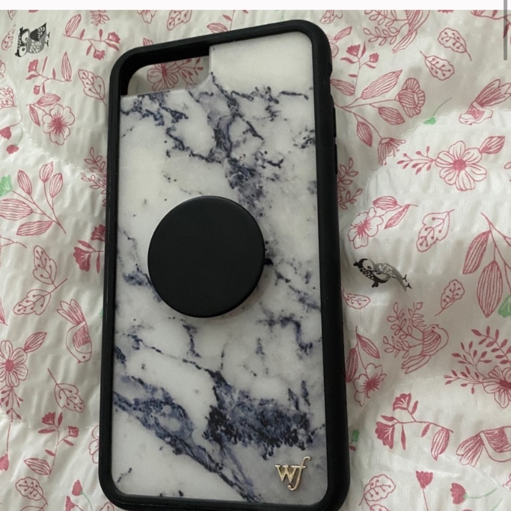 marble wildflower case with popsocket